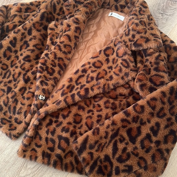 Leopard print cropped coat - Picture 2 of 4